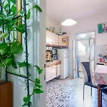 -wifi Air Conditioning Fridge Tv Netflix Pensionat Cagliari