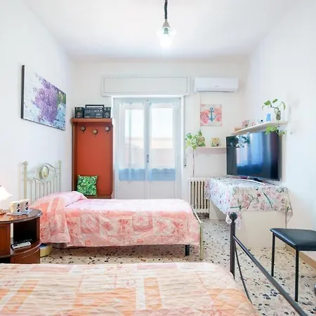 -wifi Air Conditioning Fridge Tv Netflix