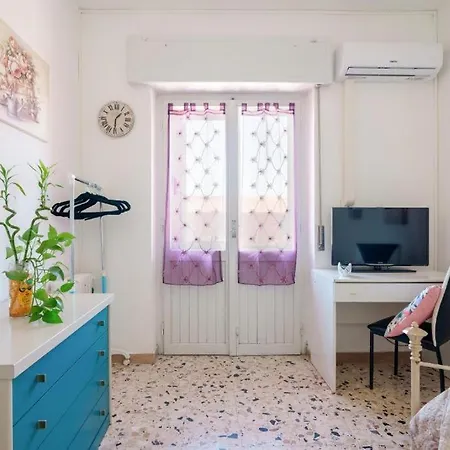בית הארחה -wifi Air Conditioning Fridge Tv Netflix קליארי